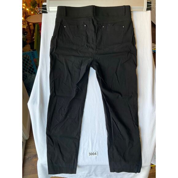 89th + Madison Women’s Denim Lightweight Straight Boot Cut Jeans size 12, Black - Picture 10 of 10